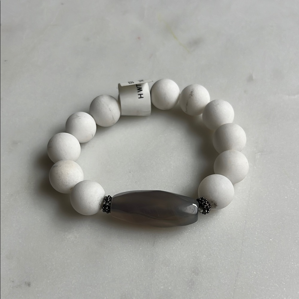 Marlyn Schiff‎ White Beaded Bracelet Gray Accent Bead Stretch Chunky Jewelry NWT